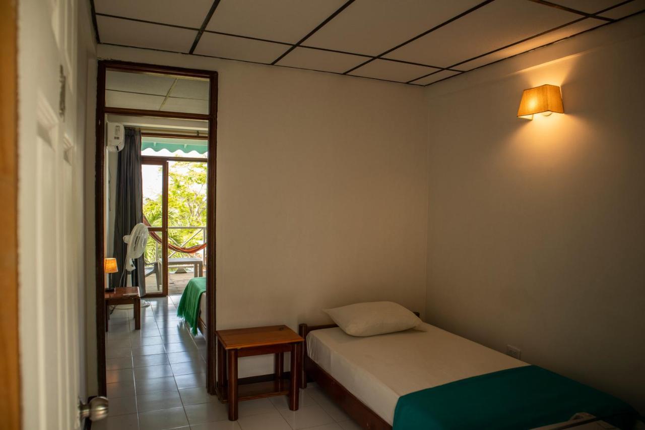 South West Bay Cabanas Fresh Water Bay Ngoại thất bức ảnh